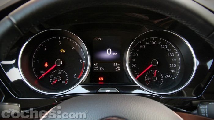 Volkswagen Touran 058 700x394