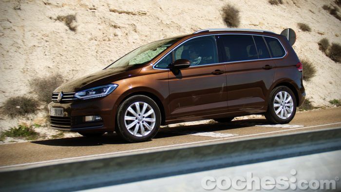 Volkswagen Touran 074 700x394