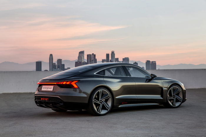Audi E Tron Gt Concept 39 700x466