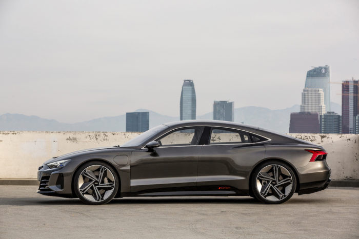 Audi E Tron Gt Concept 42 700x466