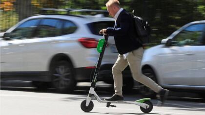 Adiós a los patinetes eléctricos de alquiler en Madrid