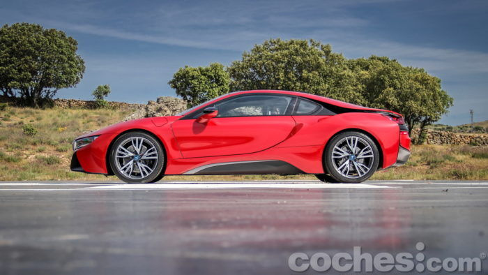 BMW I8 Protonic Red Edition 002 700x394