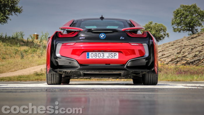BMW I8 Protonic Red Edition 004 700x394
