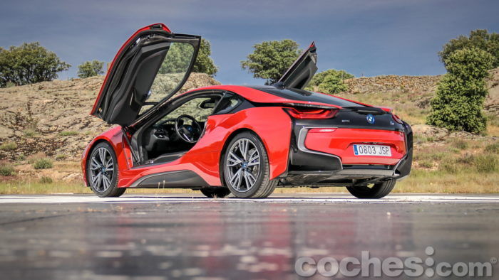 BMW I8 Protonic Red Edition 014 700x394