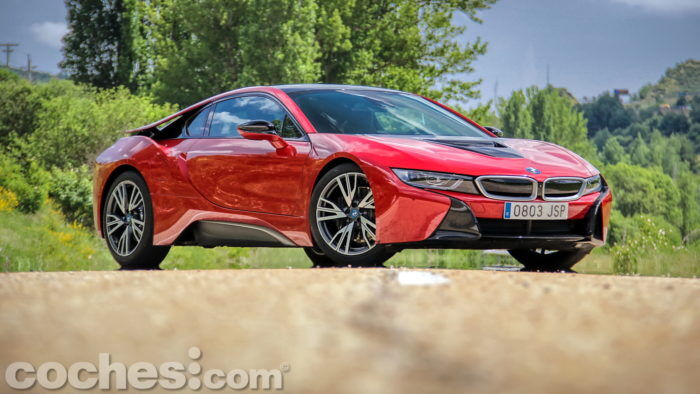 BMW I8 Protonic Red Edition 027 700x394