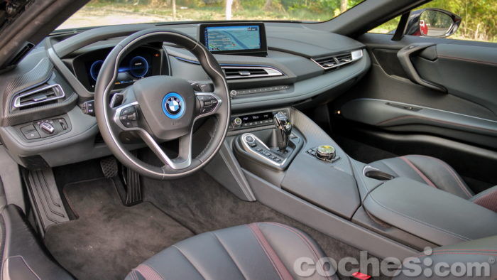 BMW I8 Protonic Red Edition 042 700x394