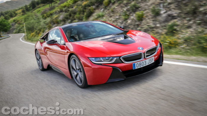 BMW I8 Protonic Red Edition 091 700x394