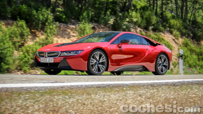 BMW I8 Protonic Red Edition 112 700x394