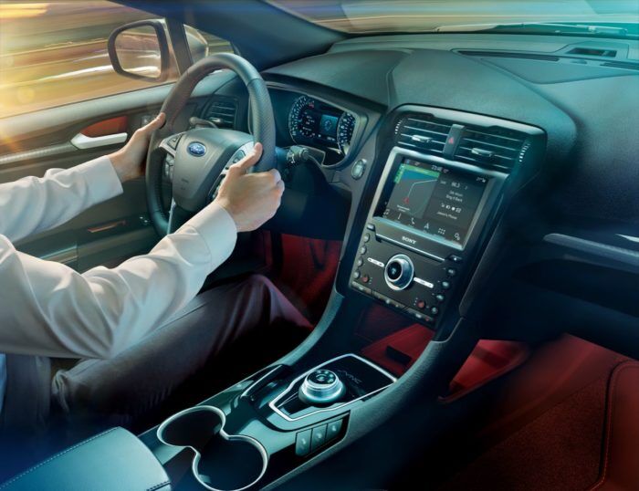Ford Mondeo 2019 Interior 1 700x538