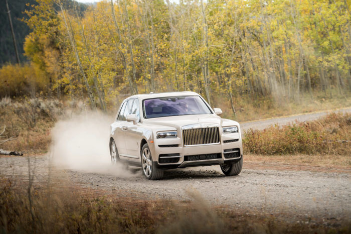 Rolls Royce Cullinan 35 700x466