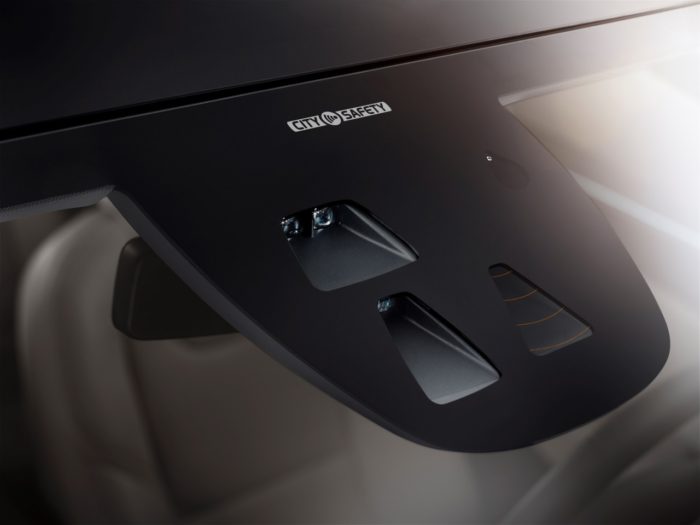 42340 The All New Volvo V40 700x525