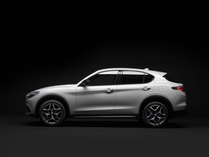 Alfa Romeo Stelvio Ti 700x525