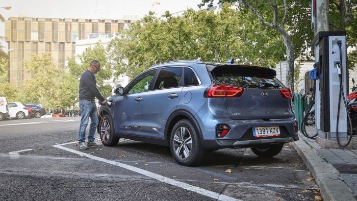 Kia Niro PHEV 2019 21 700x394