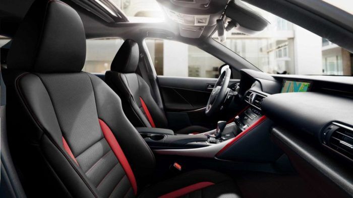 Lexus IS 300 F Sport Black Line Edition 4 700x394