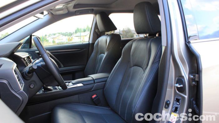 Lexus RX L Prueba Interior 2 700x394