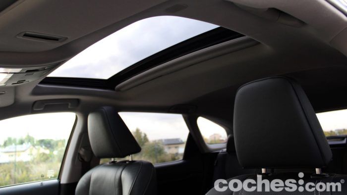 Lexus RX L Prueba Interior 20 700x394