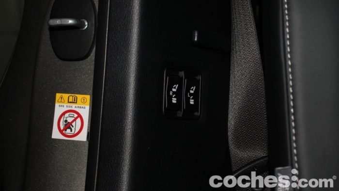 Lexus RX L Prueba Interior 37 700x394