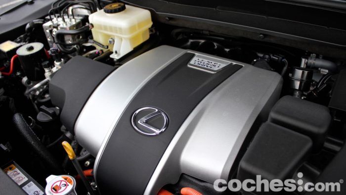 Lexus RX L Prueba Motor 2 700x394