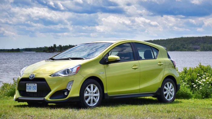 Toyota Prius C 700x394