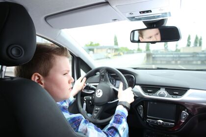 ¿Afectan los videojuegos y las películas a la conducción de los más jóvenes?