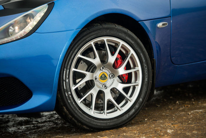 Lotus Elise Sport 220 9 700x467