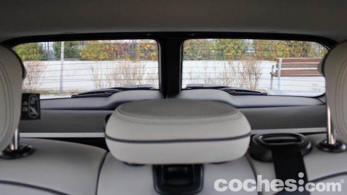 MINI Clubman Cooper D Prueba Interior 10 700x394