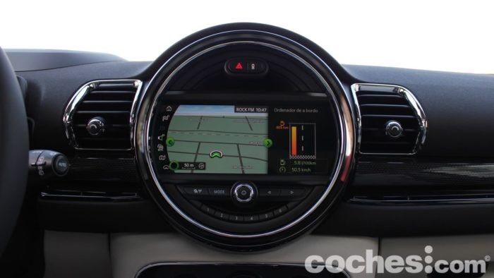 MINI Clubman Cooper D Prueba Interior 15 700x394