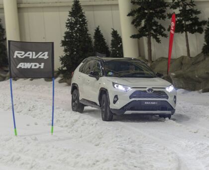 Cómo funciona el sistema AWD-i (4&#215;4) de los Toyota RAV4 y Prius