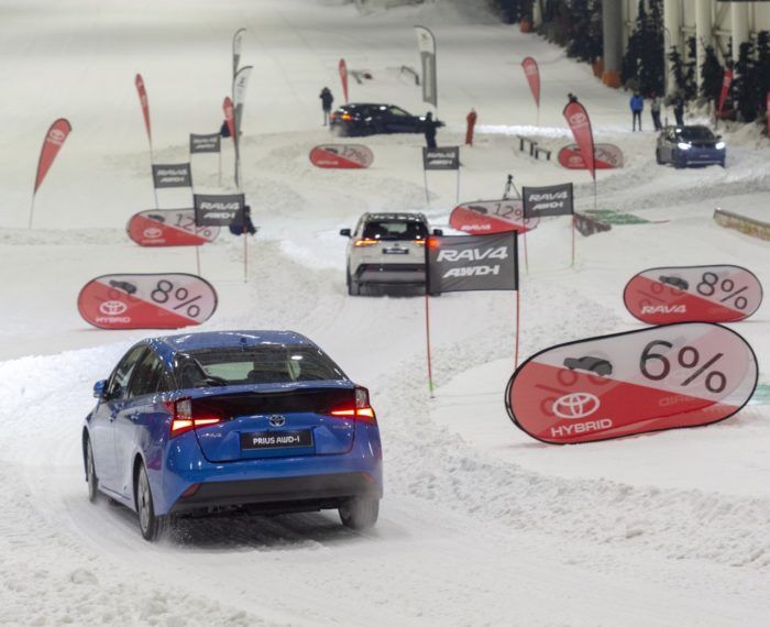RAV4 Hybrid AWD I PresentacióN 34 700x570