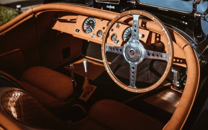 1954 Jaguar XK 120 17 700x438