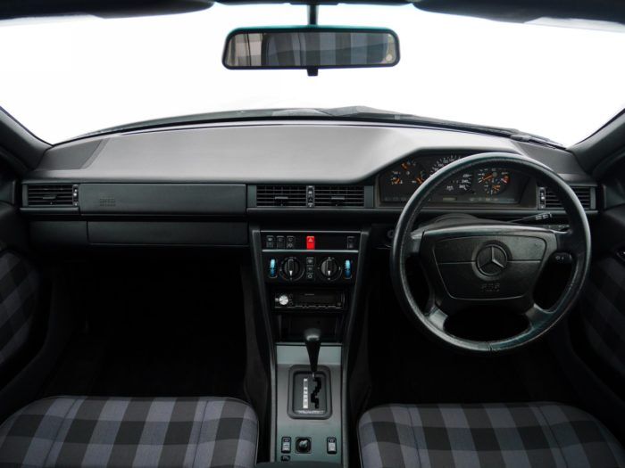 Arrows Mercedes W124 6 700x525