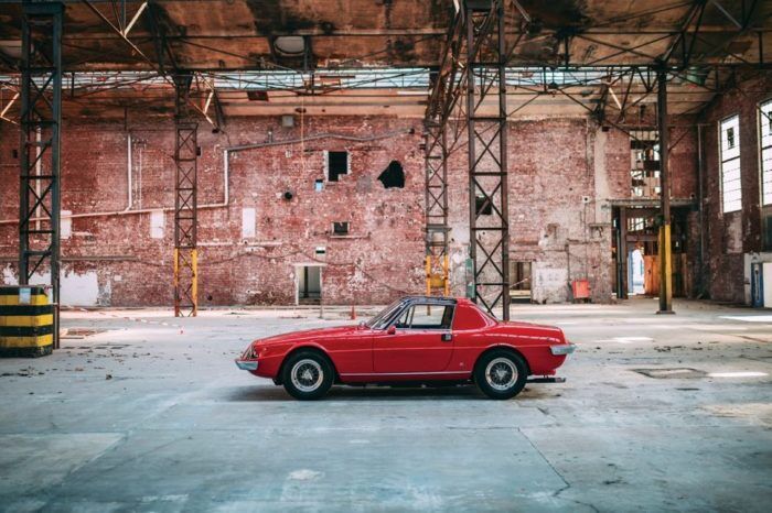 Ferrari 330 GTC Zagato 10 700x466