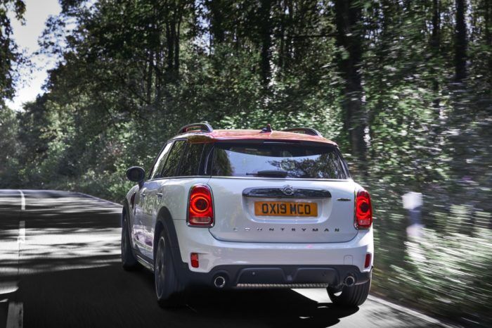 MINI Countryman John Cooper Works 8 700x466