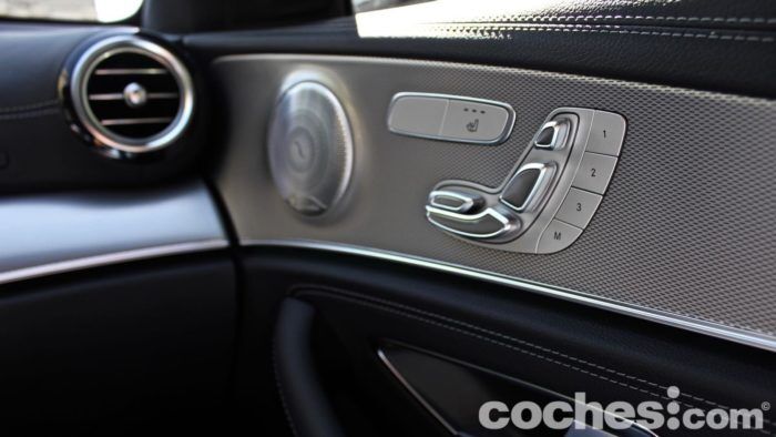 Mercedes Clase E 300 De Estate Prueba Interior 5 700x394