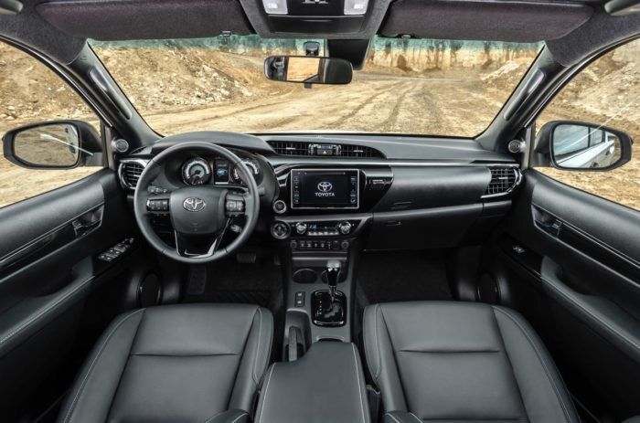 Toyota Hilux Special Edition 2019 10 700x463