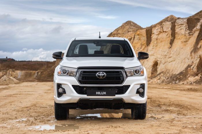 Toyota Hilux Special Edition 2019 24 700x467