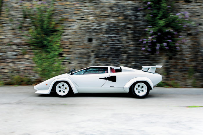 Lamborghini Countach Lp400 S 90 700x466