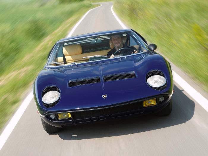 Lamborghini Miura P400 47 700x525