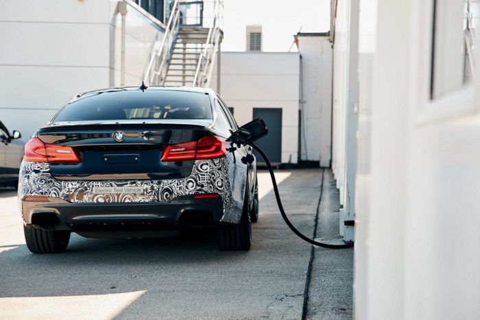 BMW Serie 5 Power BEV 9 700x467