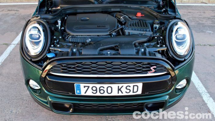 MINI Cooper S Cabrio Prueba Motor 1 700x394