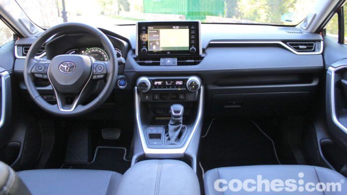 Toyota RAV4 Hybrid 2019 Prueba Interior 5 700x394