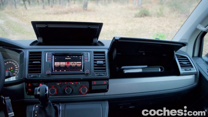 Volkswagen Multivan Outdoor Prueba Interior 15 700x394