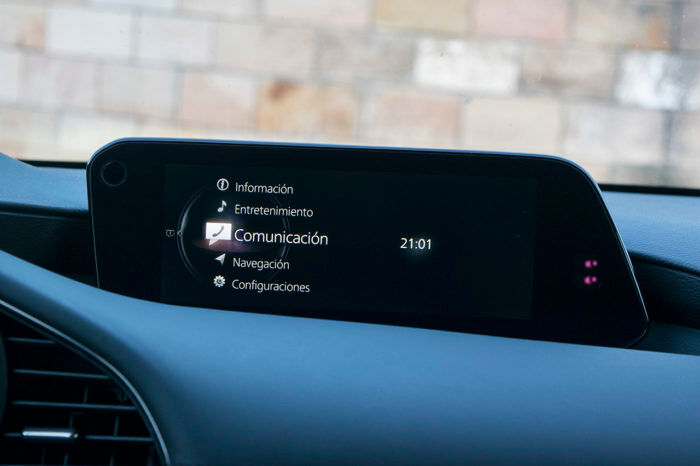 Interior Mazda 3 1 700x466