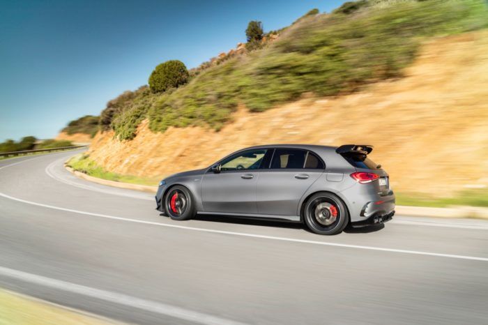 Mercedes AMG A 45 4MATIC 41 700x466