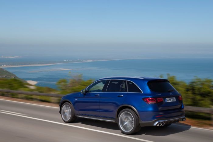 Mercedes AMG GLC 43 4MATIC 20 700x466