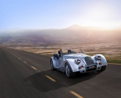 El nuevo Morgan Plus Six hace su debut en el festival de Goodwood