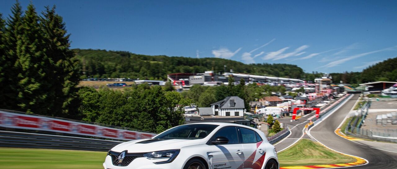 Todas las noticias de coches en un solo portal: Pruebas, fotos, vídeos, informes...