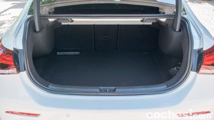 Mercedes Clase A Sedan Prueba 31 700x394