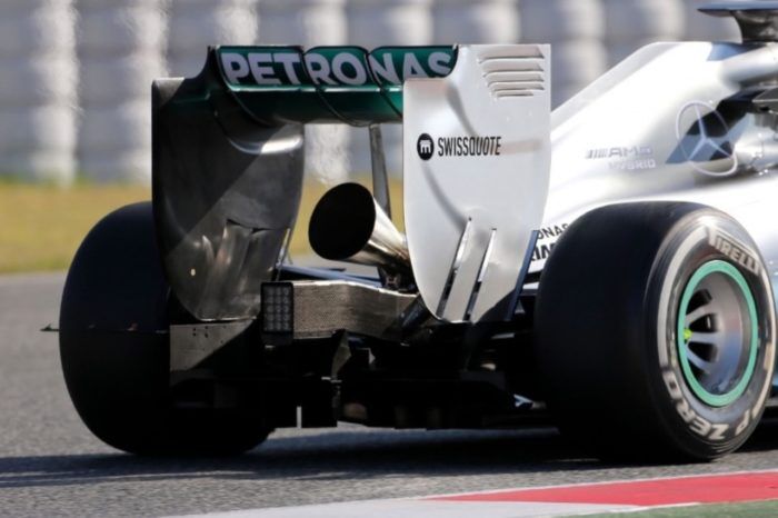 Mercedes F1 Trompeta 700x466