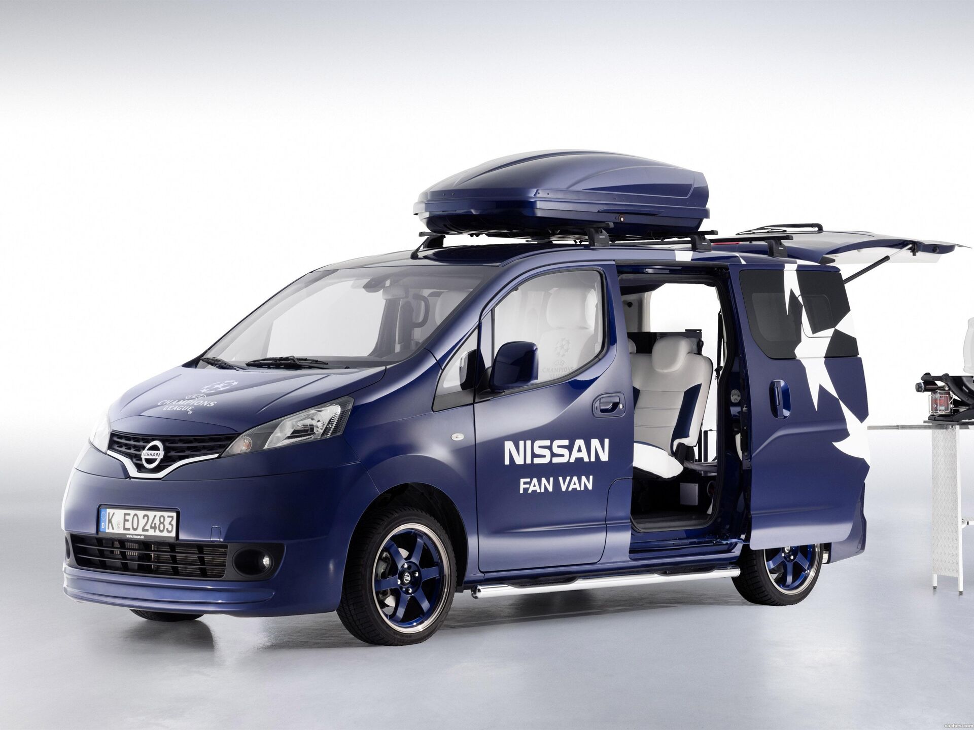 nissan_nv200-evalia-fan-van-2015_r9.jpg